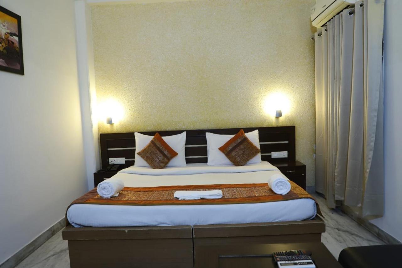 Hotel Tara Palace By Goyal Hoteliers Agra  Kültér fotó