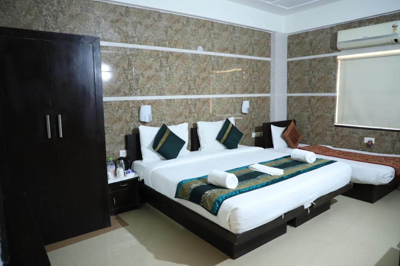 Hotel Tara Palace By Goyal Hoteliers Agra  Kültér fotó