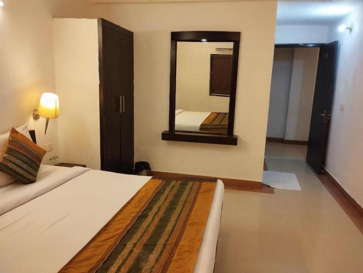 Hotel Tara Palace By Goyal Hoteliers Agra  Kültér fotó