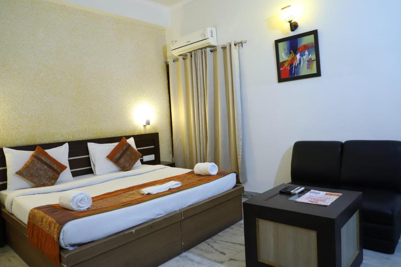 Hotel Tara Palace By Goyal Hoteliers Agra  Kültér fotó