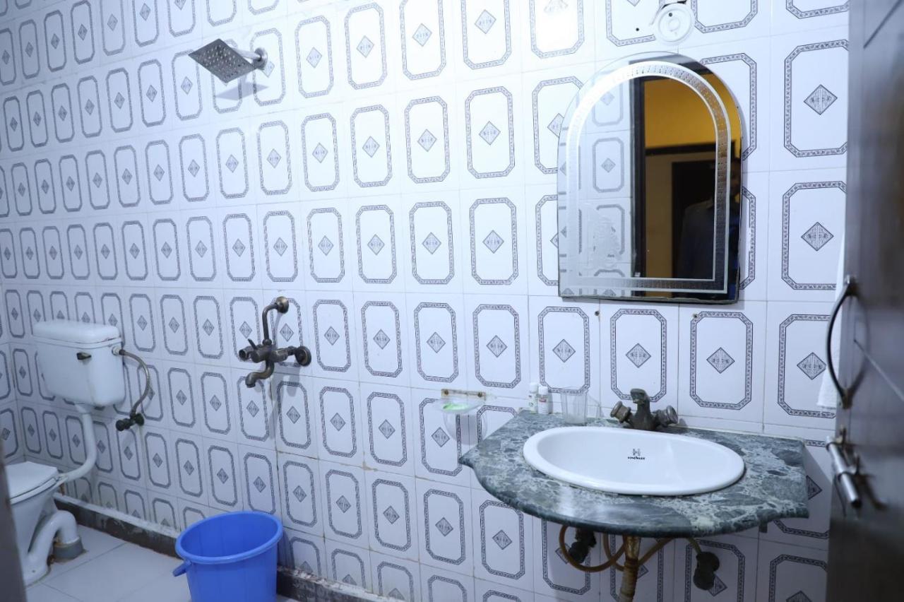 Hotel Tara Palace By Goyal Hoteliers Agra  Kültér fotó