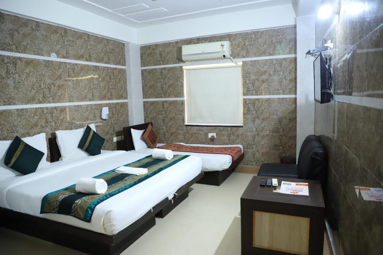 Hotel Tara Palace By Goyal Hoteliers Agra  Kültér fotó