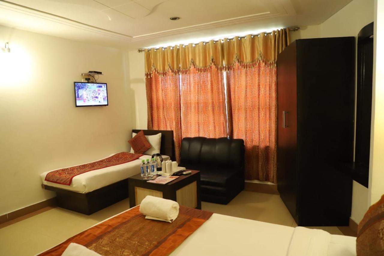 Hotel Tara Palace By Goyal Hoteliers Agra  Kültér fotó