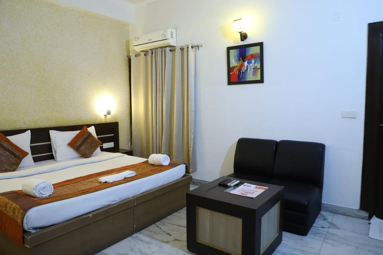 Hotel Tara Palace By Goyal Hoteliers Agra  Kültér fotó