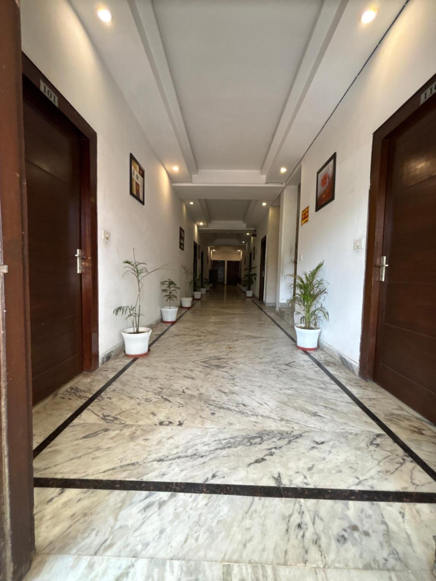Hotel Tara Palace By Goyal Hoteliers Agra  Kültér fotó